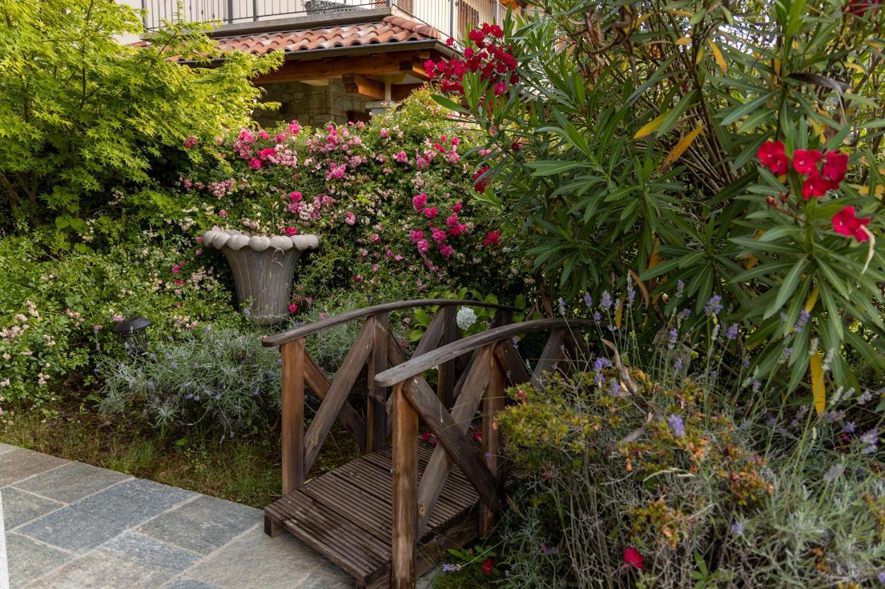Le Petit Palais Villa Plesio Bagian luar foto